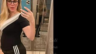 Barbara Evans pregnant jerks off for you