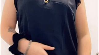 hey quick pussy tease at work got me so wet