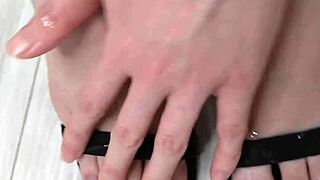 hey dude i made him cum on my perfect feet then crushed it merciless while facesitting his slave ass...kinky af