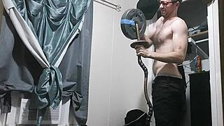 Hunghank69 Update 32 - Skinny Muscular Babe Jerk Instructions Workout Cumshot!