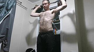 Hunghank69 Update 32 - Skinny Muscular Babe Jerk Instructions Workout Cumshot!