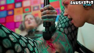 oh fuck goth latex fisting got me squirting n gaping wide