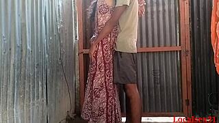 Desi wife fucked hard on village ranch real chudai video!