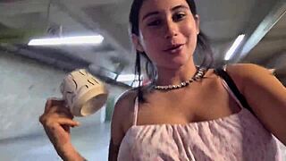 salgo de compras y termino lamiendo pussy de embarazada en publico pov