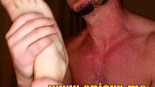TORY CAN'T RESIST MAN'S BRUTAL TONGUE LICKING SHAVEN BEAVER FEET RIMJOB BEFORE CRAZY HD JIZZ SWALLOWING