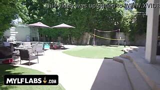 policewoman orders lovers respect authority now