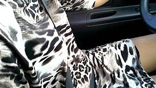 mature housewife fingers shaved pussy to orgasm while driving car