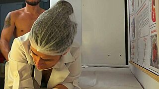 Paciente Gets Hard Erection From Nurse Hands