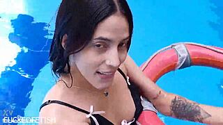 Helen Star's naked wet oral holiday romance tempts deep