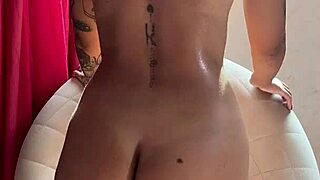 ai que delícia casada puta eu adoro levar tapa na bunda e dar cuzinho pro comedor