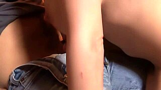 Man, this mommy's creampie rodeo on the fuck machine is insanely hot!