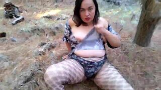 Fucking this huge ass BBW beauty in the woods exhibitionist thrill!