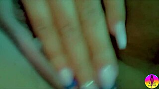 😈 single milf shoves toy deep in aggressive anal play