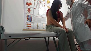 ginecologista fingers ass then bareback fucks juicy patient hard