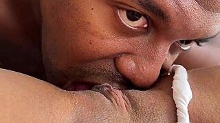 doesn't my throbbing pussy look delicious while my neighbor devours it completely? -amateur couple- nysdel