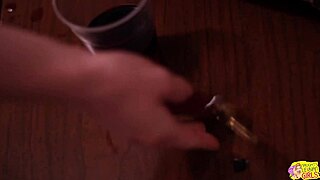 she walks in and her sexy lesbian friend invites her for bath fingering fun 🛁👭💦