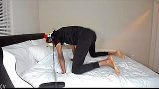 sexy black exotic streamer TWERKS her ass live on cam