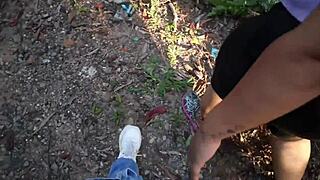 mamada en publico? chica mama verga a desconocido en carretera!