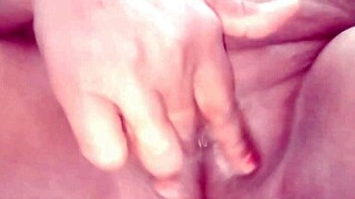 Heart-Pounding Indian Girl's Bathroom Sideways Fuck Ignites Pure Desire!