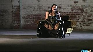 i crave that tattooed brunette goddess fucked hard in sexy heels outfit