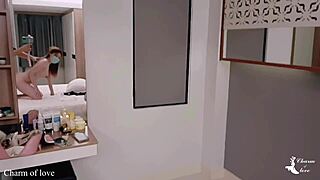 惊艳泰国女孩偷偷带男友朋友粗暴淋浴性爱！