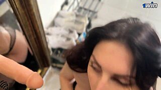 火辣熟女搞定两个家伙，最后乱射收场