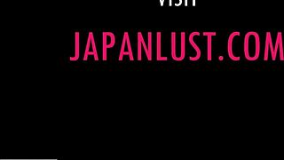 amateur japanese cougar's wet pussy gets pounded hard