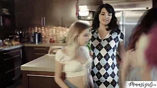 继母帮我喷水的阴户现在