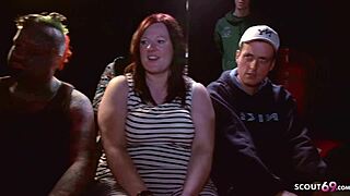 诱人的卡拉·迈在众人面前试镜性交？