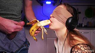 伙计，我朋友骗了我，但我还是尝了他的鸡巴！😡