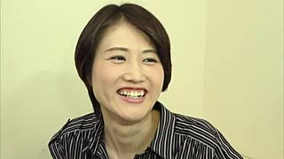 顺从老婆小奶擅长手指和骑乘