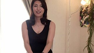 uhh, first time filming housewife saki oishi suckin n fuckin... my bad