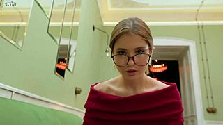 嘿哥们，这个出轨老婆骑大鸡巴保持安静。POV喂精！